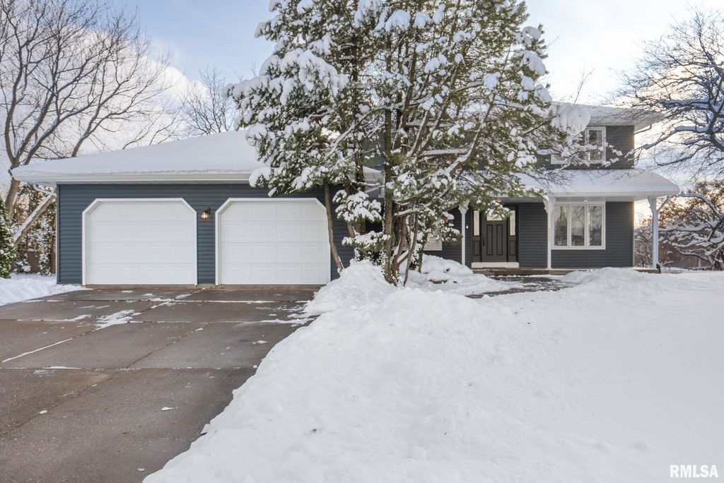 4705 FOREST GROVE Court, Davenport, IA 52807