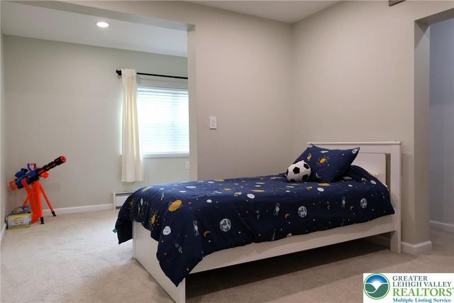 8297 Mertztown Road, Lower Macungie Twp, PA 18011