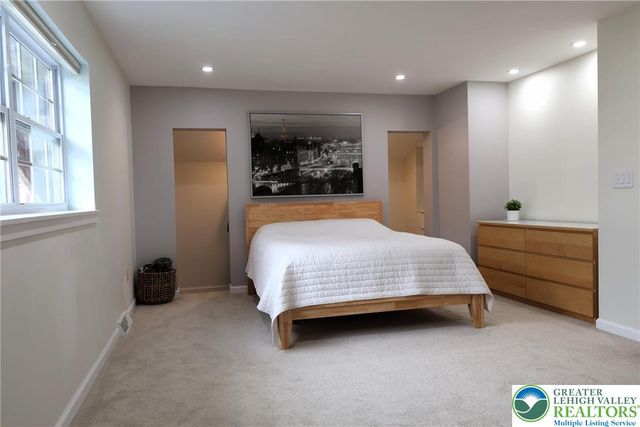 8297 Mertztown Road, Lower Macungie Twp, PA 18011