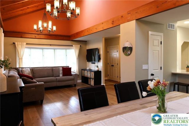 8297 Mertztown Road, Lower Macungie Twp, PA 18011