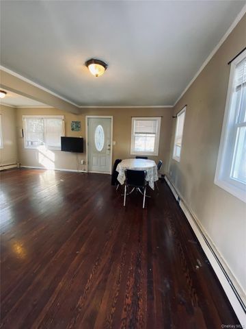 46 Leonard Street, Smithtown, NY 11787