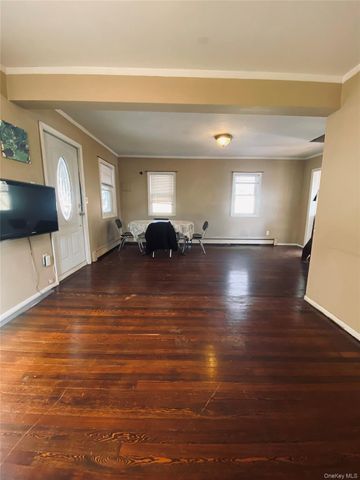 46 Leonard Street, Smithtown, NY 11787