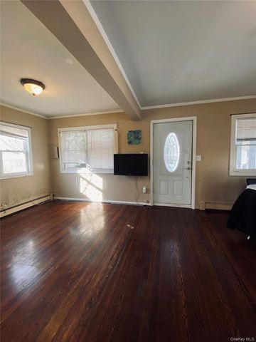 46 Leonard Street, Smithtown, NY 11787