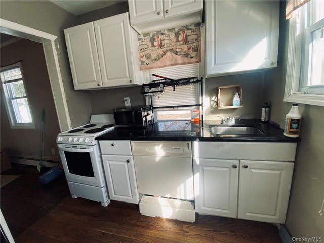 46 Leonard Street, Smithtown, NY 11787