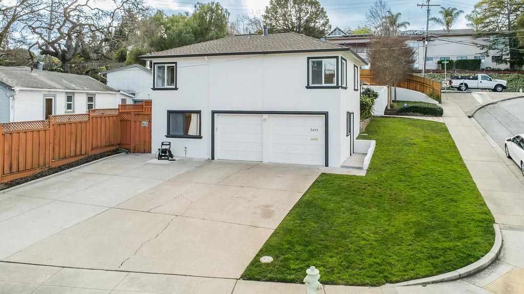 Image 1 of property listing at 3455 Dover Road, Redwood City, CA 94061