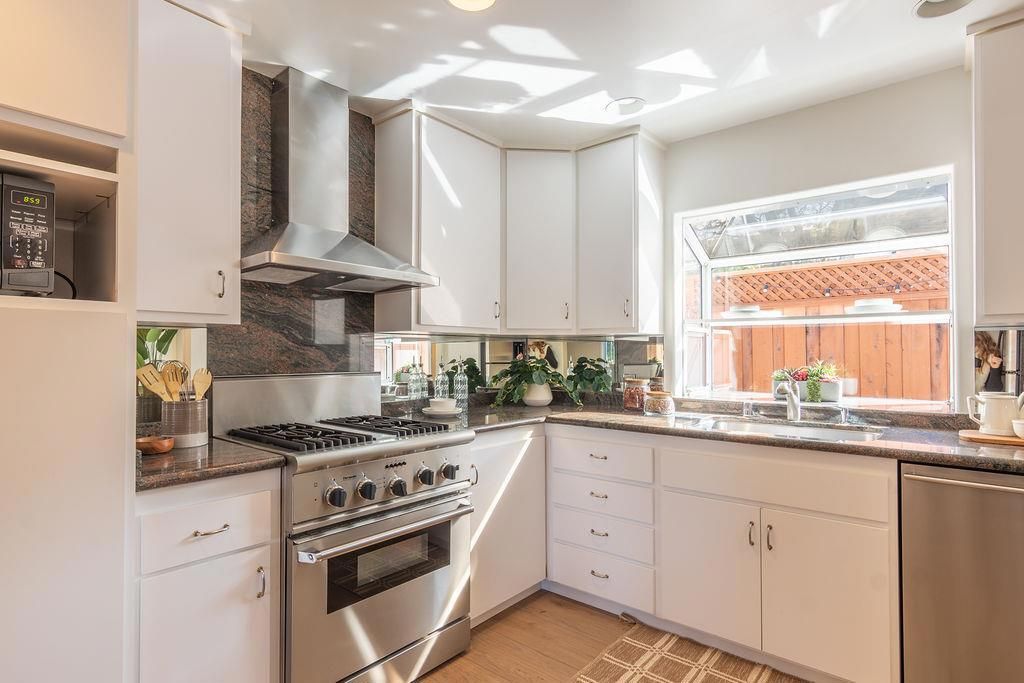 Image 16 of property listing at 3455 Dover Road, Redwood City, CA 94061