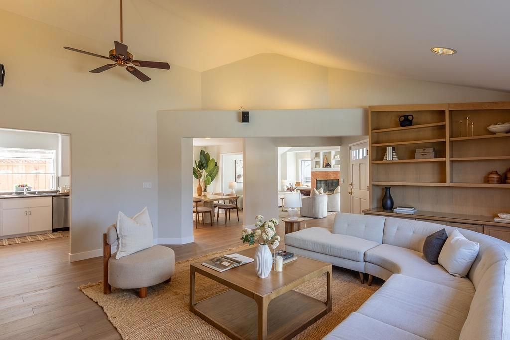 Image 7 of property listing at 3455 Dover Road, Redwood City, CA 94061