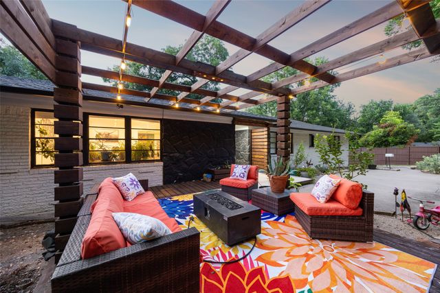 1657 Nob Hill Road, Dallas, TX 75208