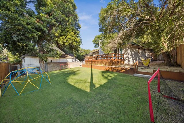 1657 Nob Hill Road, Dallas, TX 75208