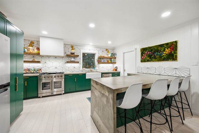 1657 Nob Hill Road, Dallas, TX 75208