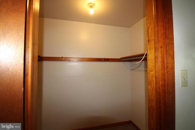 77 WOLF GAP RD #8, Edinburg, VA 22824