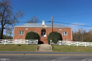 77 WOLF GAP RD #8, Edinburg, VA 22824