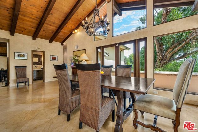 4557 Saltillo Street, Woodland Hills (los Angeles), CA 91364