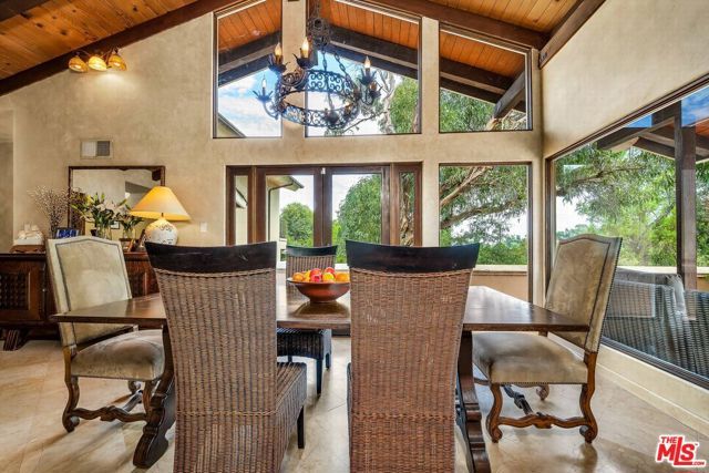 4557 Saltillo Street, Woodland Hills (los Angeles), CA 91364