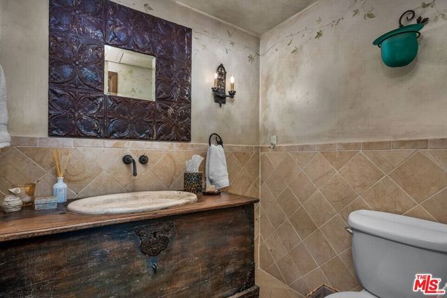 4557 Saltillo Street, Woodland Hills (los Angeles), CA 91364