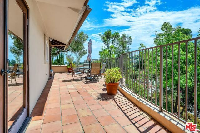 4557 Saltillo Street, Woodland Hills (los Angeles), CA 91364