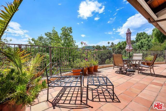 4557 Saltillo Street, Woodland Hills (los Angeles), CA 91364