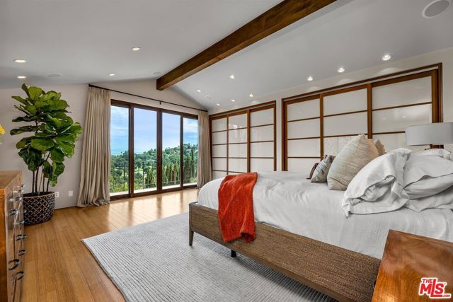 4557 Saltillo Street, Woodland Hills (los Angeles), CA 91364