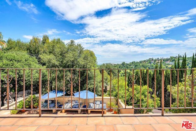 4557 Saltillo Street, Woodland Hills (los Angeles), CA 91364