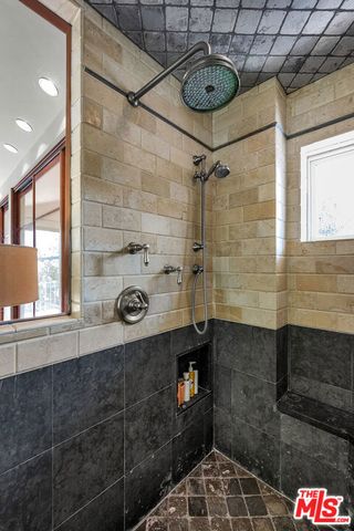 4557 Saltillo Street, Woodland Hills (los Angeles), CA 91364