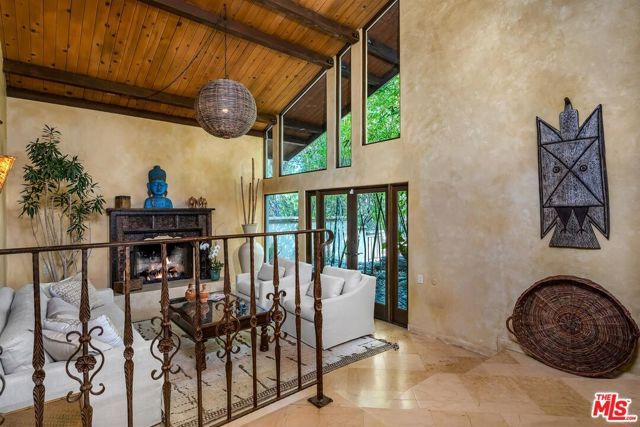 4557 Saltillo Street, Woodland Hills (los Angeles), CA 91364