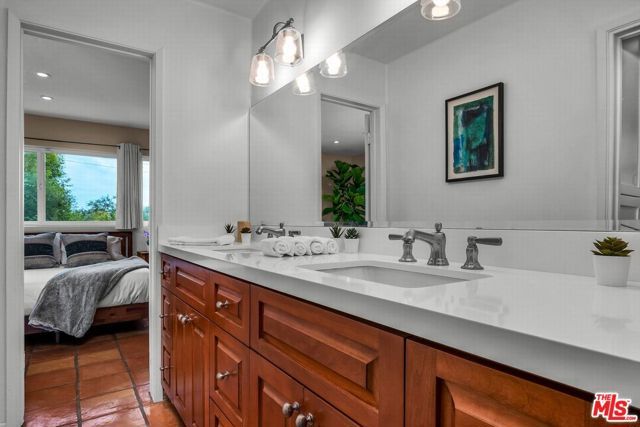 4557 Saltillo Street, Woodland Hills (los Angeles), CA 91364