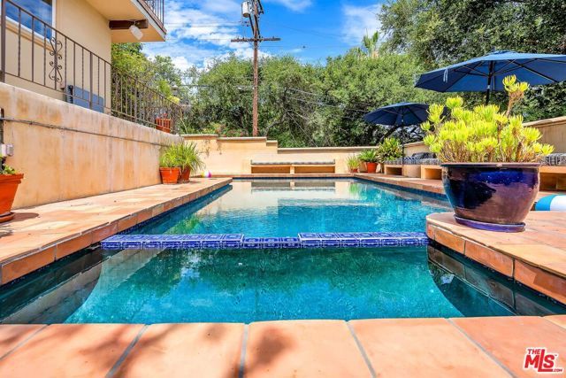 4557 Saltillo Street, Woodland Hills (los Angeles), CA 91364