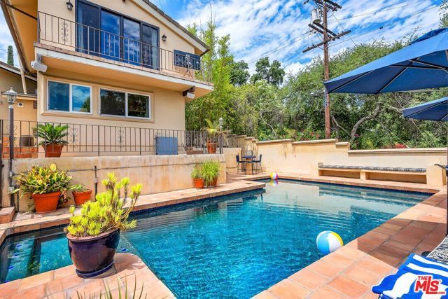 4557 Saltillo Street, Woodland Hills (los Angeles), CA 91364