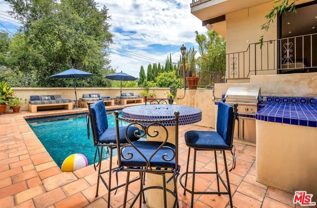 4557 Saltillo Street, Woodland Hills (los Angeles), CA 91364