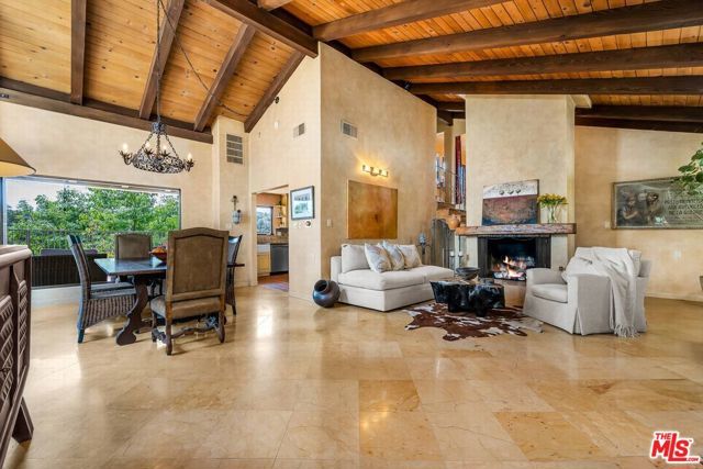 4557 Saltillo Street, Woodland Hills (los Angeles), CA 91364