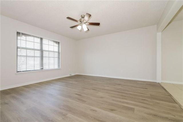 1417 N Blue Mills Road, Independence, MO 64056