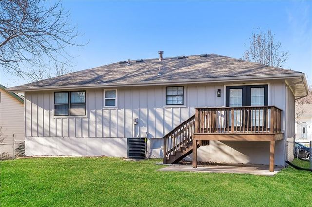 1417 N Blue Mills Road, Independence, MO 64056