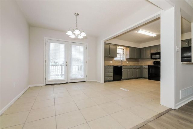 1417 N Blue Mills Road, Independence, MO 64056