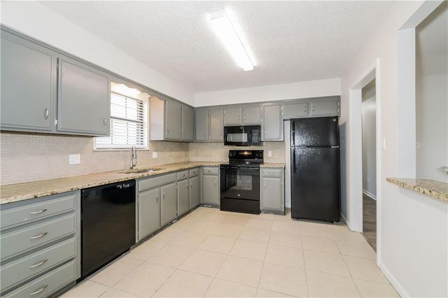 1417 N Blue Mills Road, Independence, MO 64056