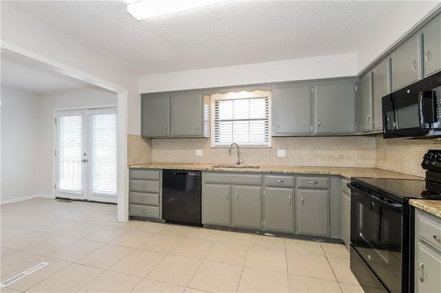 1417 N Blue Mills Road, Independence, MO 64056