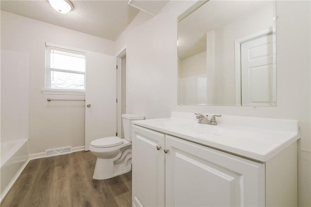 1417 N Blue Mills Road, Independence, MO 64056