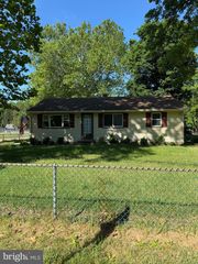 9 FORREST AVE, Clementon, NJ 08021