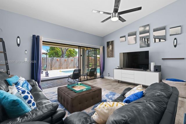 2900 NW 69th Ct, Fort Lauderdale, FL 33309