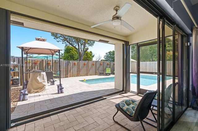 2900 NW 69th Ct, Fort Lauderdale, FL 33309