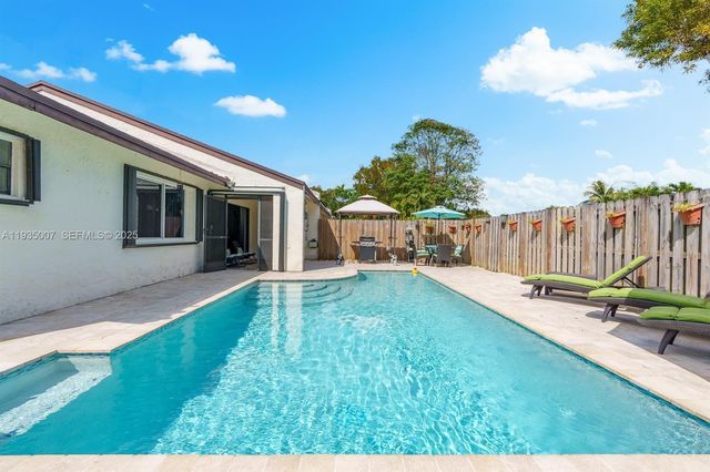 2900 NW 69th Ct, Fort Lauderdale, FL 33309