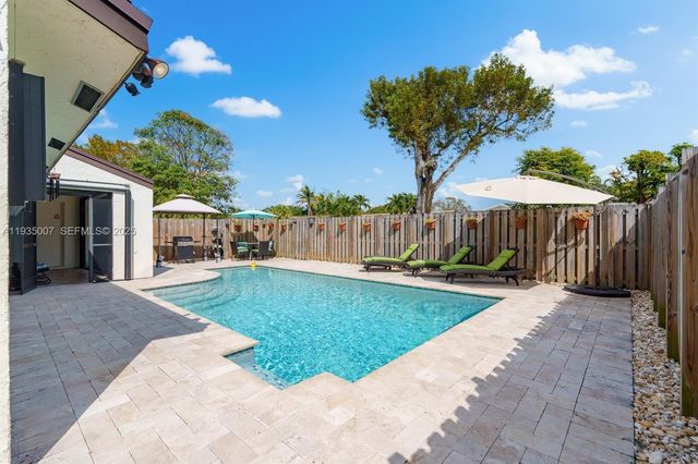 2900 NW 69th Ct, Fort Lauderdale, FL 33309