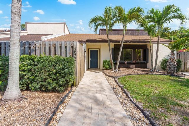 2900 NW 69th Ct, Fort Lauderdale, FL 33309