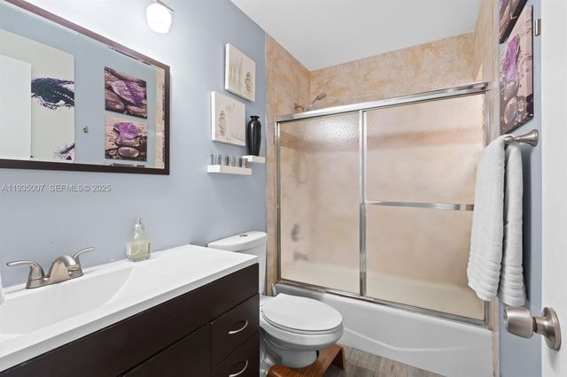 2900 NW 69th Ct, Fort Lauderdale, FL 33309