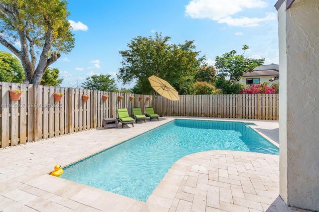 2900 NW 69th Ct, Fort Lauderdale, FL 33309