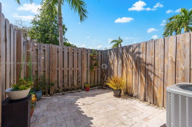 2900 NW 69th Ct, Fort Lauderdale, FL 33309