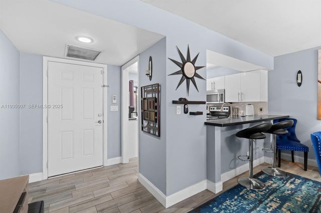 2900 NW 69th Ct, Fort Lauderdale, FL 33309