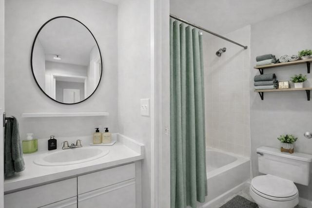 133 Commander Shea Blvd 502, Quincy, MA 02171