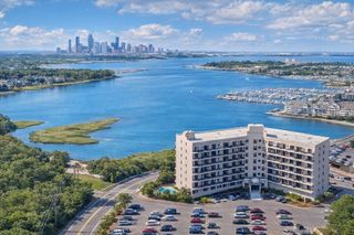 133 Commander Shea Blvd 502, Quincy, MA 02171