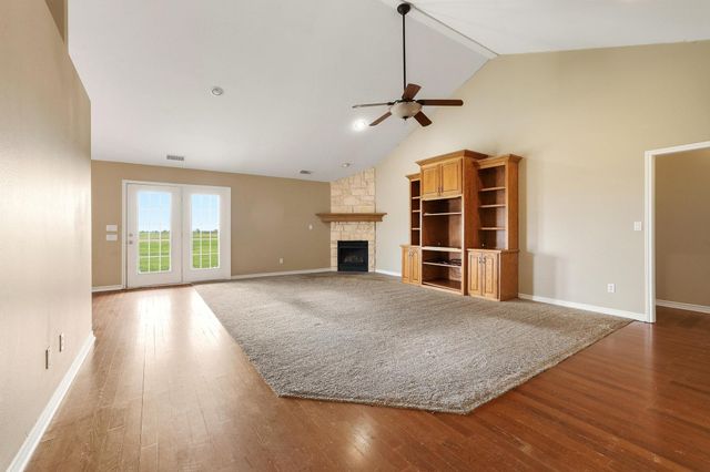 386 Scoggins Road, Tioga, TX 76271