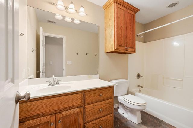 386 Scoggins Road, Tioga, TX 76271